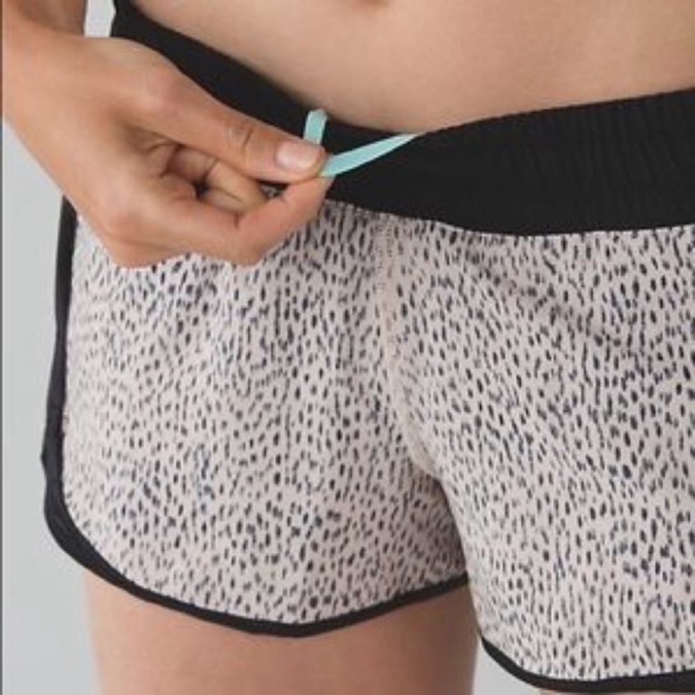 LULULEMON SHORTS